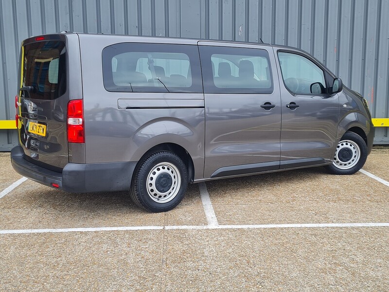 Vauxhall 50kWh Combi MPV 5dr Electric Auto LWB (9 Seat, 11kW Charger) (136 ps)