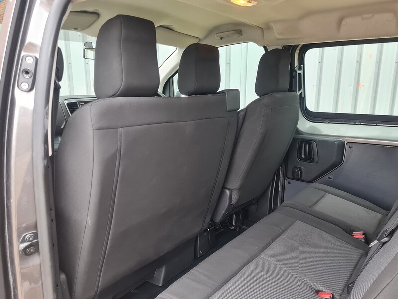 Vauxhall 50kWh Combi MPV 5dr Electric Auto LWB (9 Seat, 11kW Charger) (136 ps)