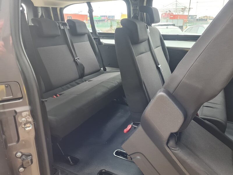 Vauxhall 50kWh Combi MPV 5dr Electric Auto LWB (9 Seat, 11kW Charger) (136 ps)