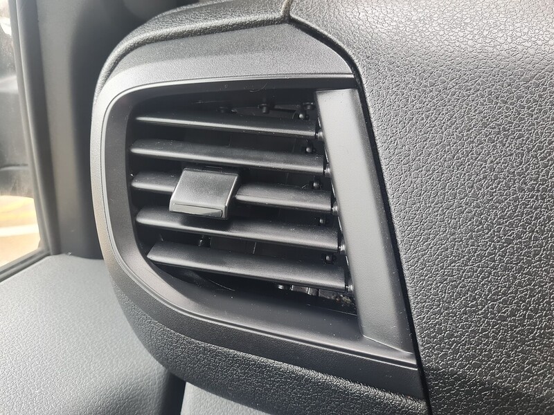 Vauxhall 50kWh Combi MPV 5dr Electric Auto LWB (9 Seat, 11kW Charger) (136 ps)