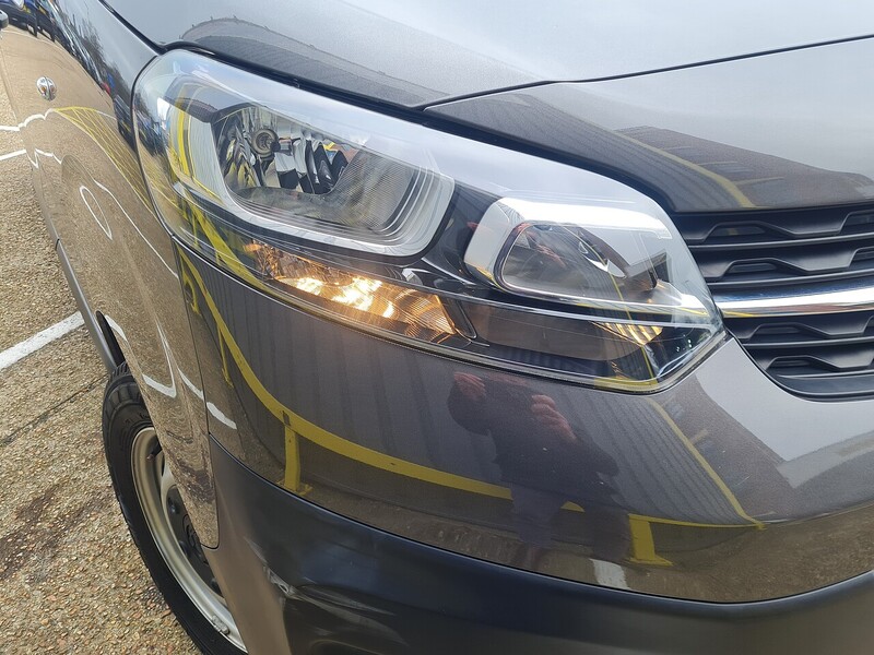Vauxhall 50kWh Combi MPV 5dr Electric Auto LWB (9 Seat, 11kW Charger) (136 ps)