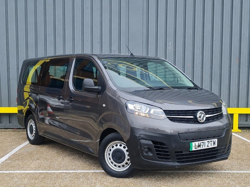 Vauxhall 50kWh Combi MPV 5dr Electric Auto LWB (9 Seat, 11kW Charger) (136 ps)