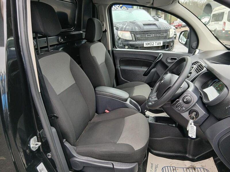 Renault ZE ML20 33kWh Business+ Panel Van 4dr Electric Auto MWB (i) (60 ps)