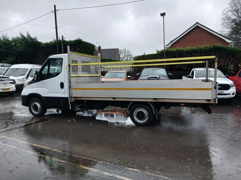Iveco 2.3D HPI 14V 35S 3450 Dropside 2dr Diesel Manual MWB Euro 6 (s/s) (136 ps) 2.3 2dr Dropside Automatic Diesel