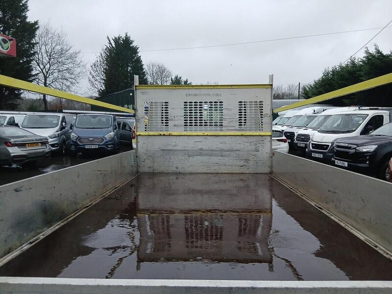 Iveco 2.3D HPI 14V 35S 3450 Dropside 2dr Diesel Manual MWB Euro 6 (s/s) (136 ps) 2.3 2dr Dropside Automatic Diesel