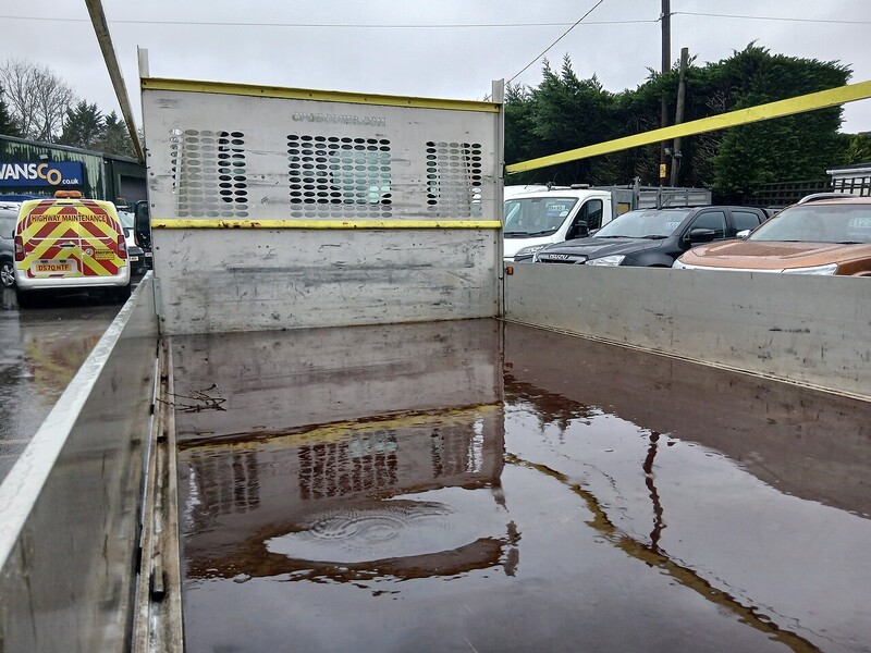 Iveco 2.3D HPI 14V 35S 3450 Dropside 2dr Diesel Manual MWB Euro 6 (s/s) (136 ps) 2.3 2dr Dropside Automatic Diesel