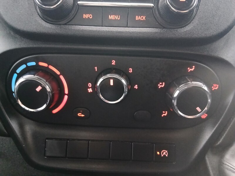 Iveco 2.3D HPI 14V 35S 3450 Dropside 2dr Diesel Manual MWB Euro 6 (s/s) (136 ps) 2.3 2dr Dropside Automatic Diesel