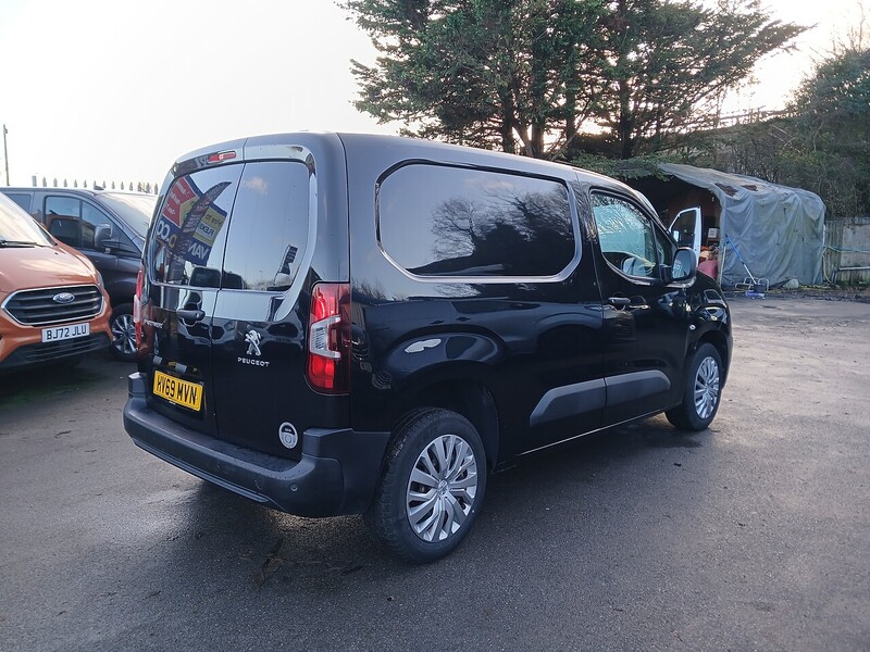 Peugeot 1.6 BlueHDi 1000 Professional Standard Panel Van 5dr Diesel Manual SWB Euro 6 (s/s) (100 bhp)