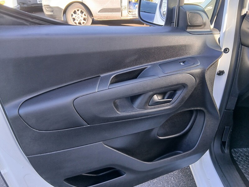 Vauxhall 1.5 Turbo D 2300 Sportive Panel Van 4dr Diesel Manual L2 H1 Euro 6 (s/s) (100 ps)