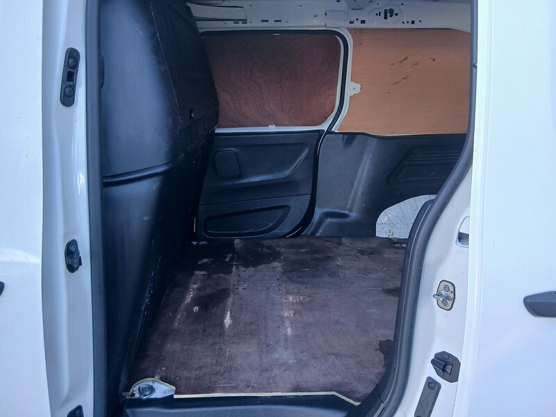 Vauxhall 1.5 Turbo D 2300 Sportive Panel Van 4dr Diesel Manual L2 H1 Euro 6 (s/s) (100 ps)