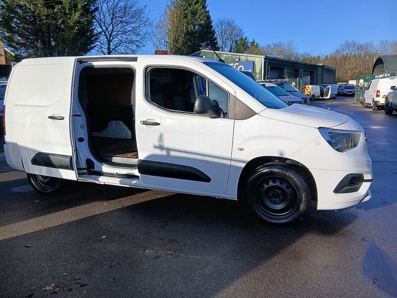 Vauxhall 1.5 Turbo D 2300 Sportive Panel Van 4dr Diesel Manual L2 H1 Euro 6 (s/s) (100 ps)