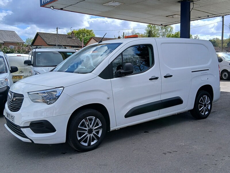 Vauxhall 1.5 Turbo D 2300 Sportive Panel Van 4dr Diesel Manual L2 H1 Euro 6 (s/s) (100 ps)