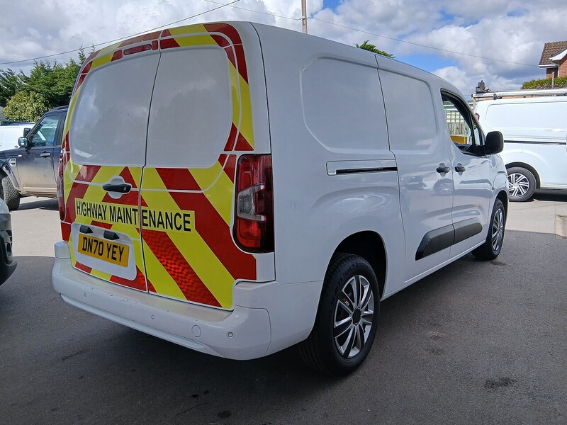 Vauxhall 1.5 Turbo D 2300 Sportive Panel Van 4dr Diesel Manual L2 H1 Euro 6 (s/s) (100 ps)