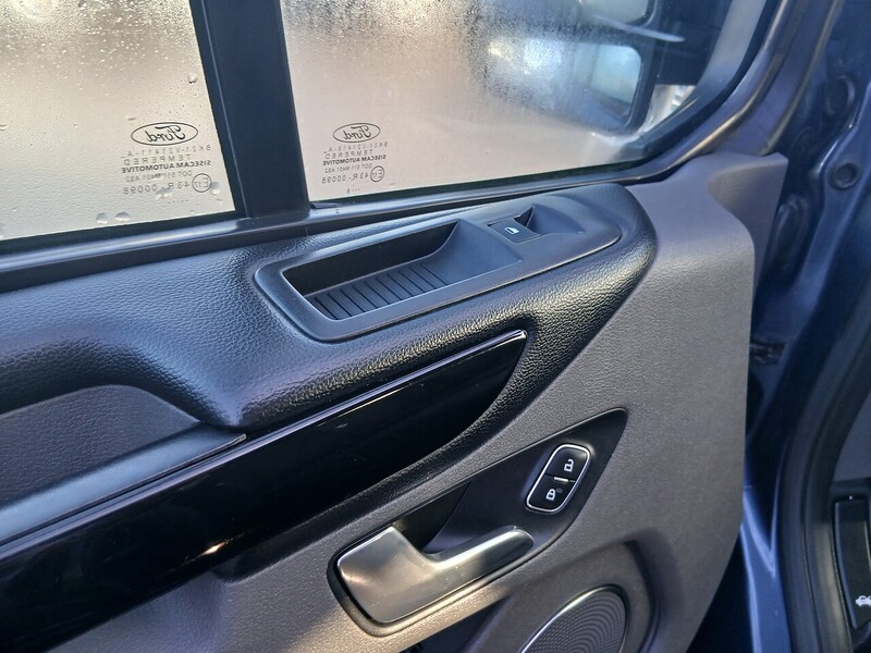 Ford 2.0 310 EcoBlue Titanium Minibus Double Cab 5dr Diesel Manual L2 Euro 6 (s/s) (130 ps)