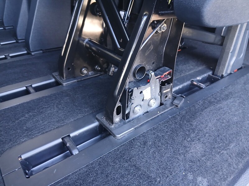 Ford 2.0 310 EcoBlue Titanium Minibus Double Cab 5dr Diesel Manual L2 Euro 6 (s/s) (130 ps)