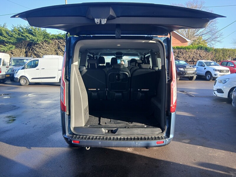 Ford 2.0 310 EcoBlue Titanium Minibus Double Cab 5dr Diesel Manual L2 Euro 6 (s/s) (130 ps)