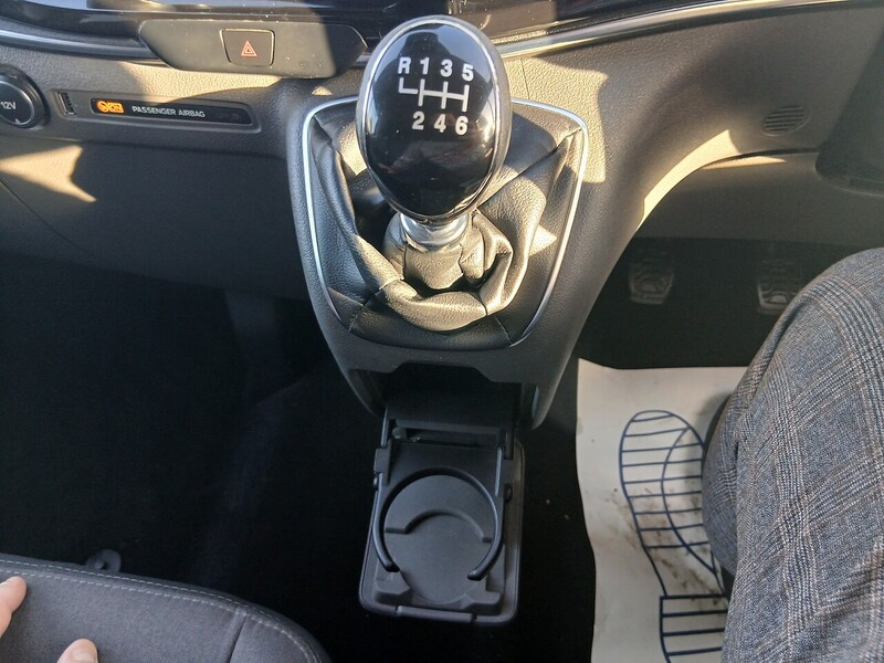 Ford 2.0 310 EcoBlue Titanium Minibus Double Cab 5dr Diesel Manual L2 Euro 6 (s/s) (130 ps)