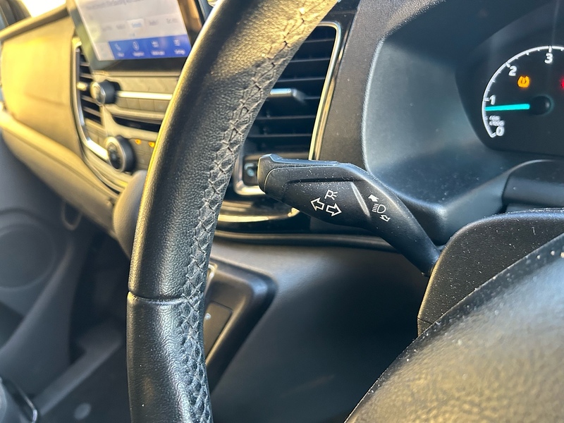 Ford 320 EcoBlue Limited Combi Van 2.0 Automatic Diesel