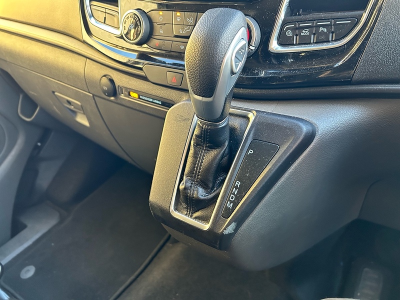 Ford 320 EcoBlue Limited Combi Van 2.0 Automatic Diesel