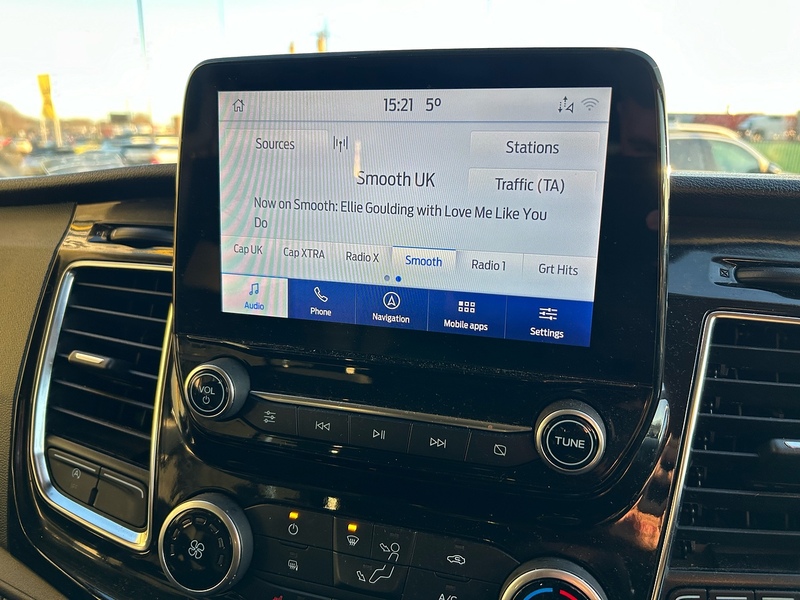 Ford 320 EcoBlue Limited Combi Van 2.0 Automatic Diesel