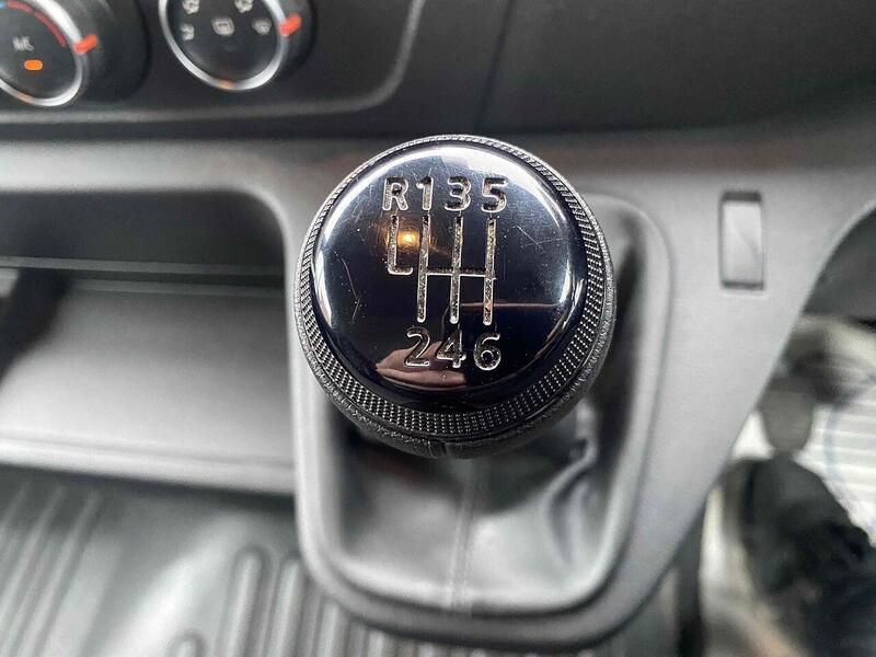 Renault dCi 35 Business+ Panel Van 2.3 Manual Diesel