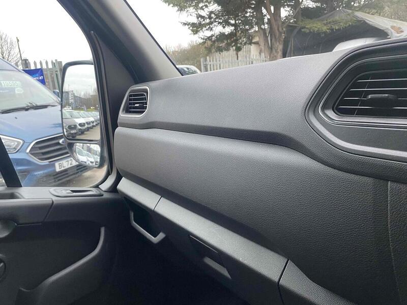 Renault dCi 35 Business+ Panel Van 2.3 Manual Diesel