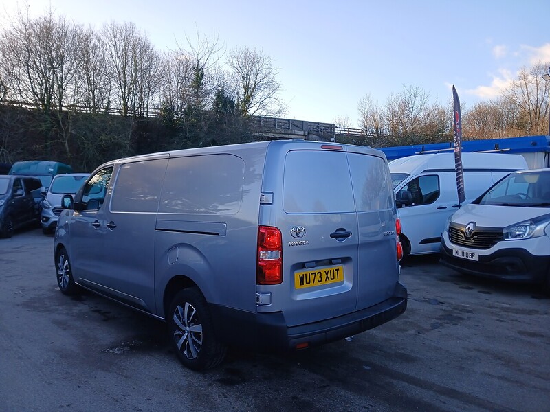 Toyota 2.0D Icon Long Panel Van 6dr Diesel Manual LWB Euro 6 (140 ps)