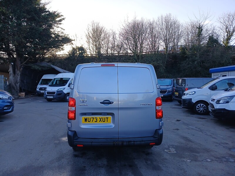 Toyota 2.0D Icon Long Panel Van 6dr Diesel Manual LWB Euro 6 (140 ps)