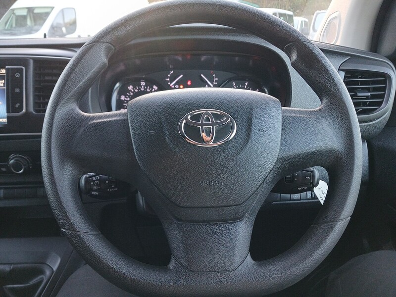 Toyota 2.0D Icon Long Panel Van 6dr Diesel Manual LWB Euro 6 (140 ps)