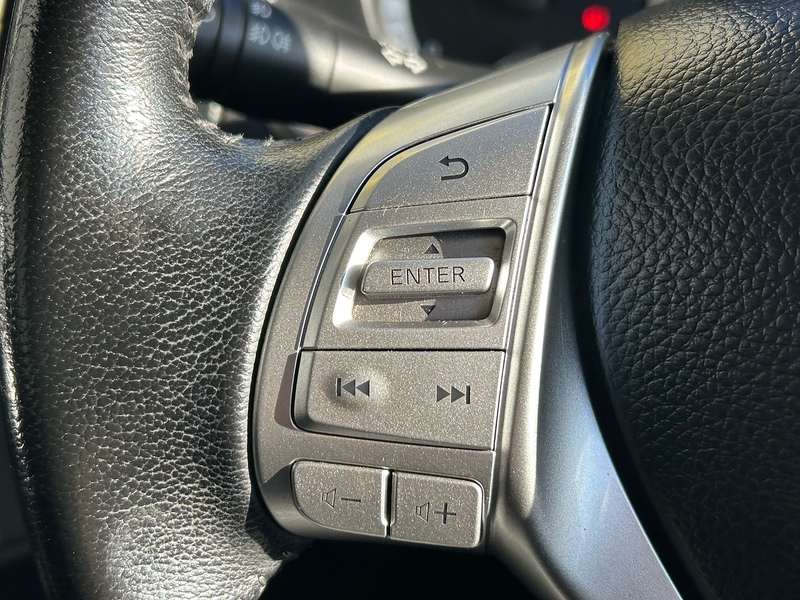 Nissan dCi N-Guard Pickup 2.3 Automatic Diesel