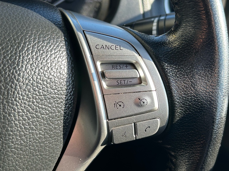 Nissan dCi N-Guard Pickup 2.3 Automatic Diesel