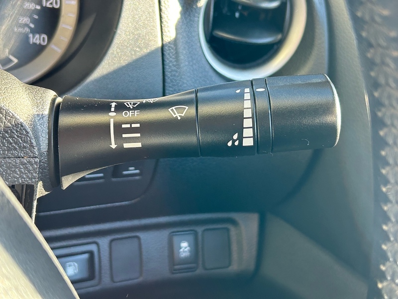 Nissan dCi N-Guard Pickup 2.3 Automatic Diesel