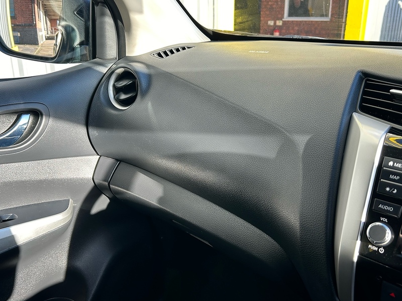 Nissan dCi N-Guard Pickup 2.3 Automatic Diesel