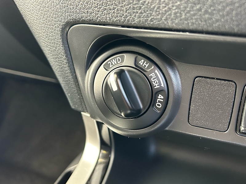 Nissan dCi N-Guard Pickup 2.3 Automatic Diesel