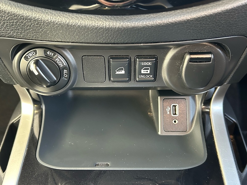 Nissan dCi N-Guard Pickup 2.3 Automatic Diesel