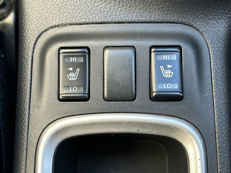 Nissan dCi N-Guard Pickup 2.3 Automatic Diesel