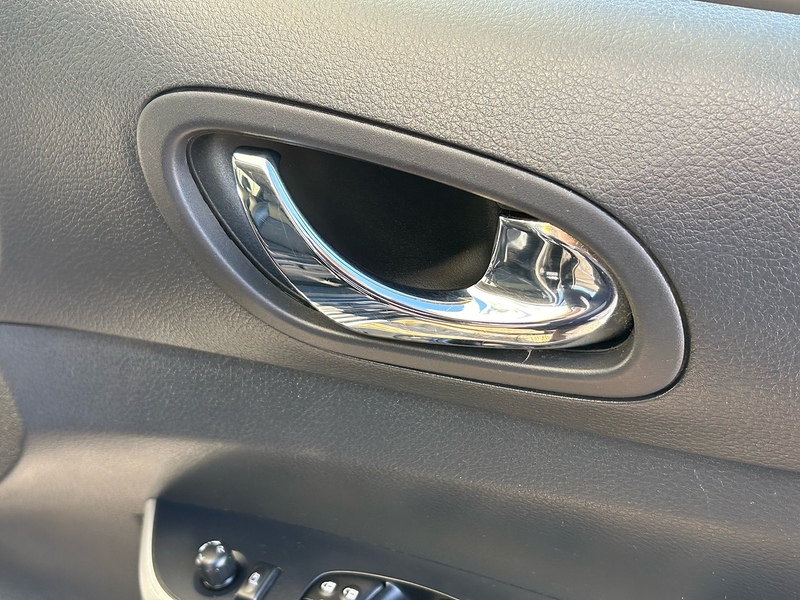 Nissan dCi N-Guard Pickup 2.3 Automatic Diesel