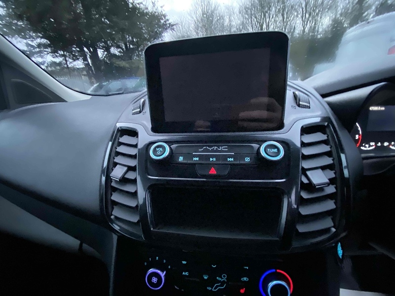 Ford 1.5 240 EcoBlue Limited Panel Van 5dr Diesel Manual L2 Euro 6 (s/s) (120 ps)