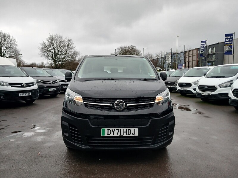 Vauxhall 50kWh Combi MPV 5dr Electric Auto LWB (9 Seat, 7.4kW Charger) (136 ps)
