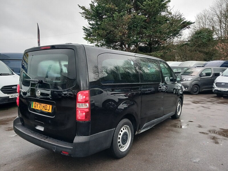 Vauxhall 50kWh Combi MPV 5dr Electric Auto LWB (9 Seat, 7.4kW Charger) (136 ps)