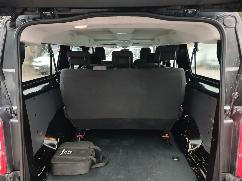 Vauxhall 50kWh Combi MPV 5dr Electric Auto LWB (9 Seat, 7.4kW Charger) (136 ps)