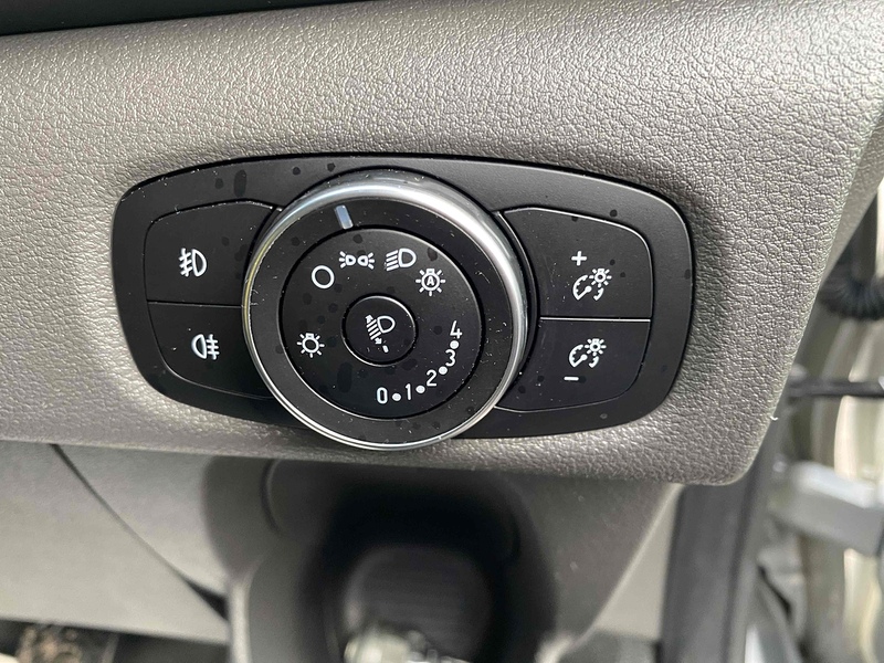 Ford Transit Custom Limited Automatic Diesel 2.0 5dr Combi Van Automatic Diesel