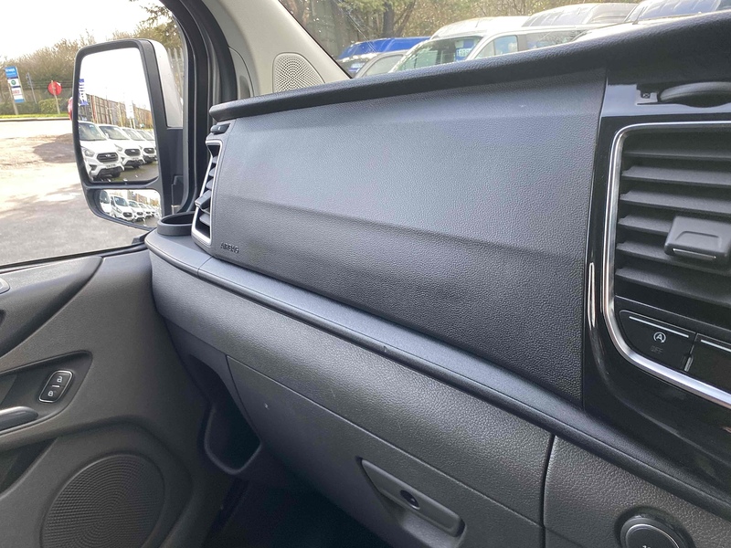 Ford Transit Custom Limited Automatic Diesel 2.0 5dr Combi Van Automatic Diesel