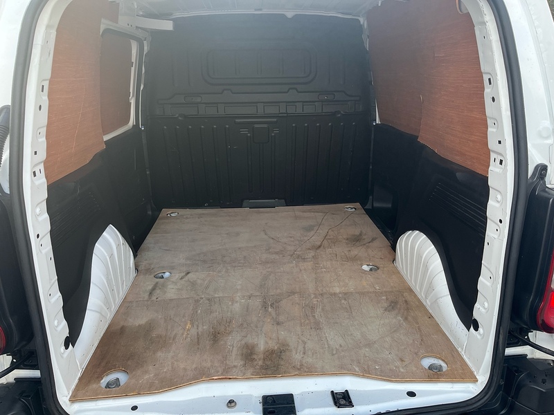 Vauxhall 1.5 Turbo D 2300 Dynamic Panel Van 4dr Diesel Manual L1 H1 Euro 6 (100 ps)