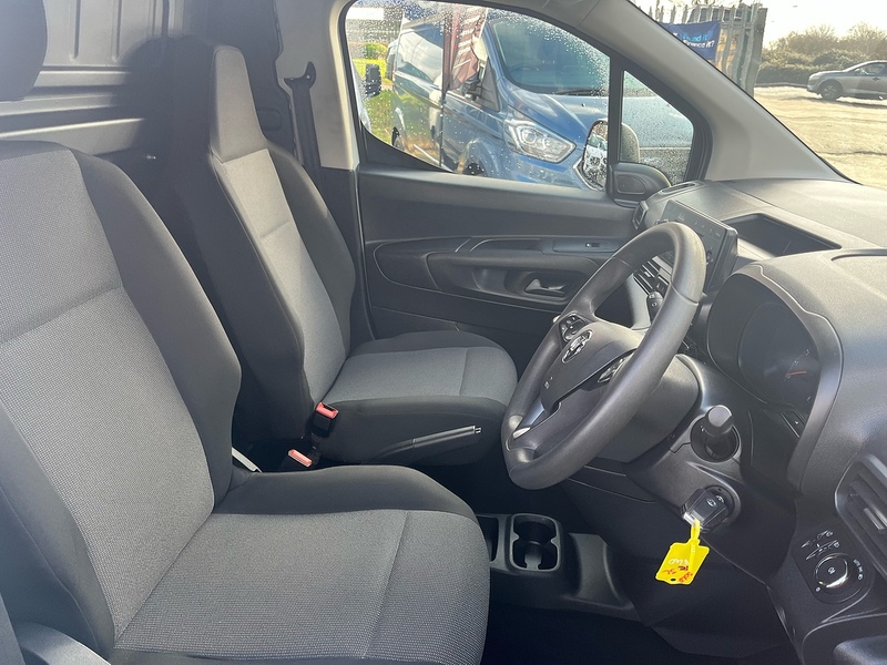 Vauxhall 1.5 Turbo D 2300 Dynamic Panel Van 4dr Diesel Manual L1 H1 Euro 6 (100 ps)