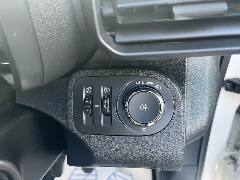 Vauxhall 1.5 Turbo D 2300 Dynamic Panel Van 4dr Diesel Manual L1 H1 Euro 6 (100 ps)