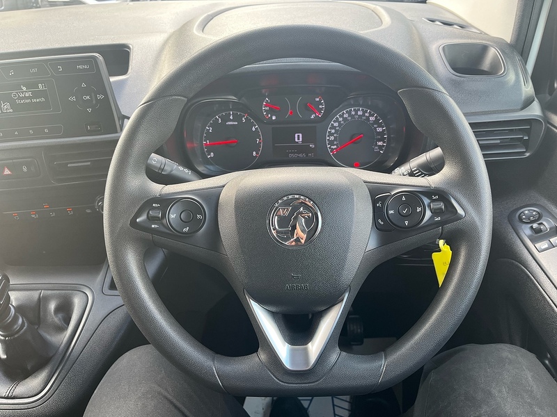 Vauxhall 1.5 Turbo D 2300 Dynamic Panel Van 4dr Diesel Manual L1 H1 Euro 6 (100 ps)