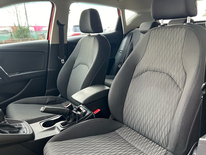 SEAT 1.6 TDI CR SE Hatchback 5dr Diesel DSG Euro 5 (s/s) (105 ps)