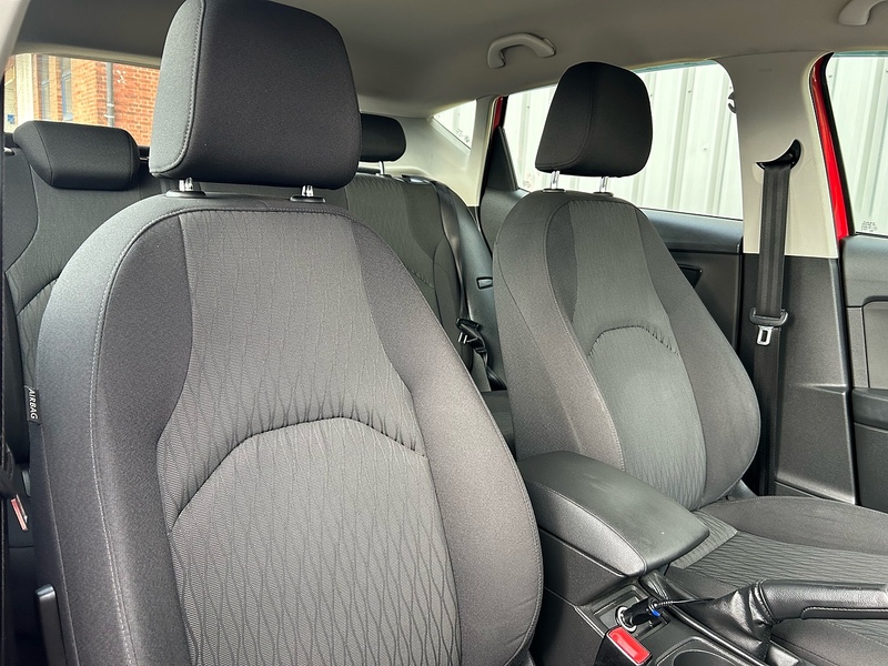 SEAT 1.6 TDI CR SE Hatchback 5dr Diesel DSG Euro 5 (s/s) (105 ps)