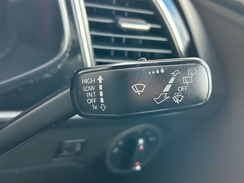 SEAT 1.6 TDI CR SE Hatchback 5dr Diesel DSG Euro 5 (s/s) (105 ps)